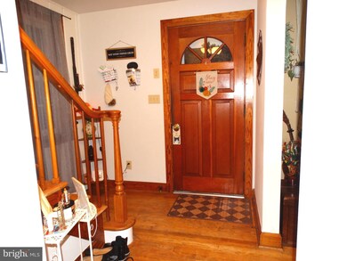 359 E Garfield St, Chambersburg, PA 17201 - photo 5