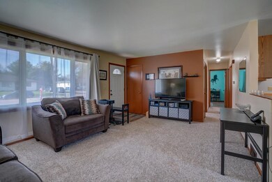 229 Lincoln St, Brooklyn, WI 53521 - photo 5