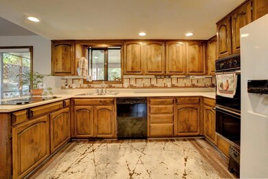 900 Pittview Ct, Central Point, OR 97502 - photo 6