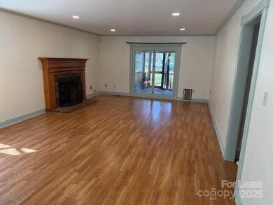 406 Windsor Ln, Statesville, NC 28677 - photo 4