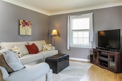 906 Eleanor St NE, Grand Rapids, MI 49505 - photo 4