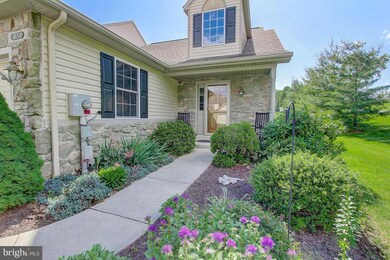 309 Hill St, Mount Joy, PA 17552 - photo 3