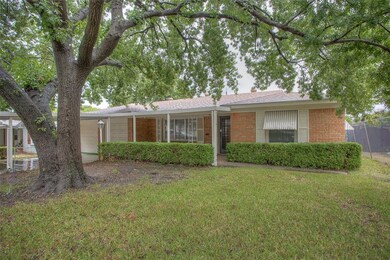 859 Perry Dr, Fort Worth, TX 76108 - photo 3