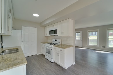 1883 Jamestown Cir unit 3222, Hoffman Estates, IL 60169 - photo 7