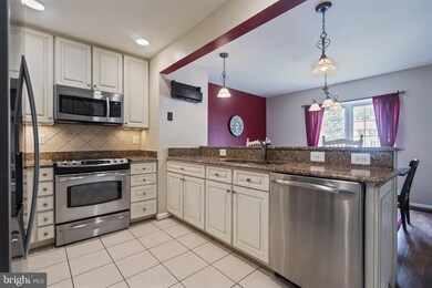 3310 Stone Heather Ct, Herndon, VA 20171 - photo 3