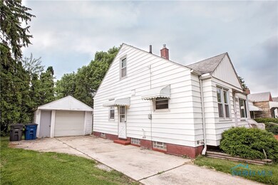 2257 108th St, Toledo, OH 43611 - photo 2