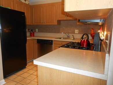 4234 N Main St unit 503, Fall River, MA 02720 - photo 3