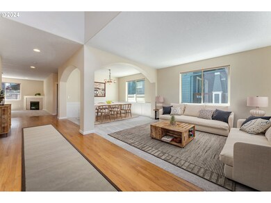 Living Room/Entrance