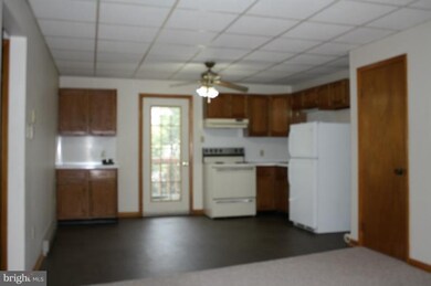 222 N Washington St unit 5, Berkeley Springs, WV 25411 - photo 2
