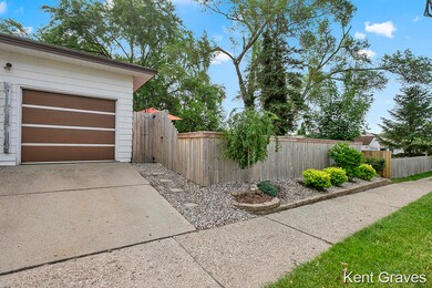2320 Diamond Ave NE, Grand Rapids, MI 49505 - photo 5