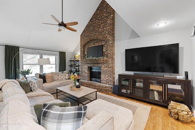 7-3502 Hackberry-13
