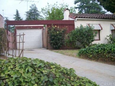 Drive Way to 1 Car Garage With Automatic Door