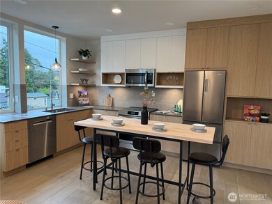 2667 51st Ave SW, Seattle, WA 98116 - photo 4