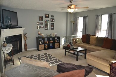 17x16 professionally decorated living room with ne