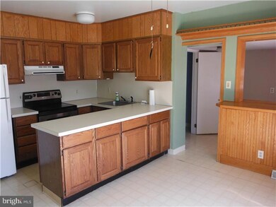 224 Walnut St, Pottstown, PA 19464 - photo 7