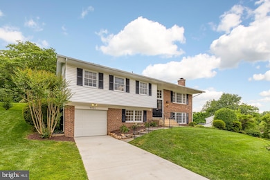 9721 Counsellor Dr, Vienna, VA 22181 - photo 2