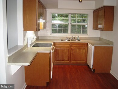 12225 Stevenson Ct unit 12225, Woodbridge, VA 22192 - photo 5