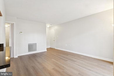 108 Westwick Ct unit 4, Sterling, VA 20165 - photo 3