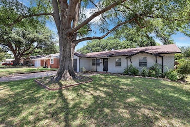 316 Simmons Dr, Hurst, TX 76053 - photo 2