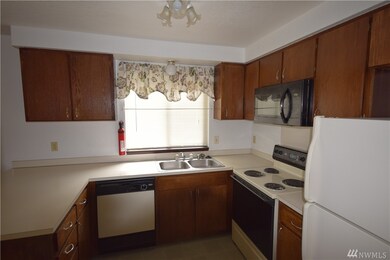 126 W Casino Rd unit 4, Everett, WA 98204 - photo 3