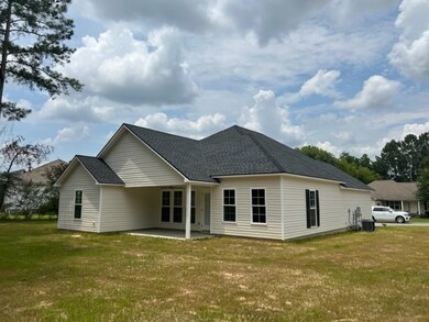 102 Pinewood Dr, Tifton, GA 31793 - photo 6