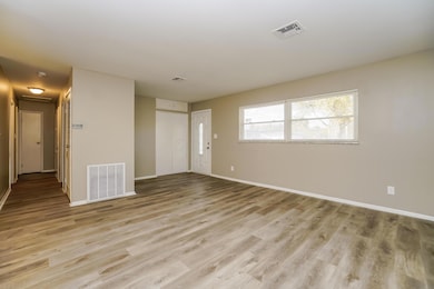 005-photo-living-room-9825873