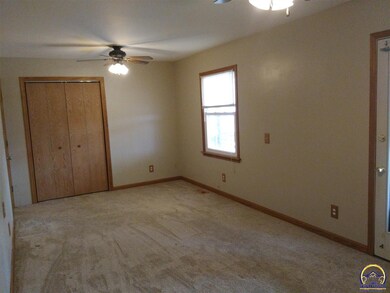 16966 158th Rd, Hoyt, KS 66440 - photo 4