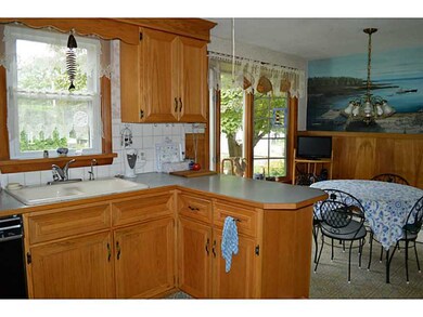 28 Boucher St, West Warwick, RI 02893 - photo 6