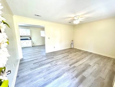 2303 Debbie Dr, Dothan, AL 36303 - photo 3