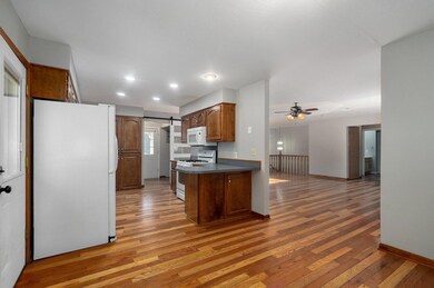 104 E South St-6