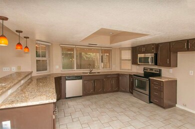 002_Kitchen