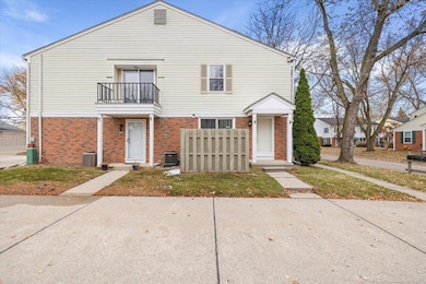 24623 Spring Ln unit 7, Harrison Township, MI 48045 - photo 3