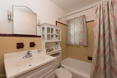 14 Hoover Rd Riverside CT-large-029-17-B