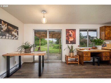 628 34th St, Springfield, OR 97478 - photo 7