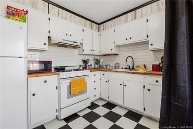 2210 Palmer Ct, New Albany, IN 47150 - photo 6