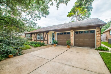 13830 Britoak Ln, Houston, TX 77079 - photo 3