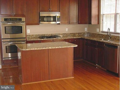 9059 Raging Water Dr, Bristow, VA 20136 - photo 4