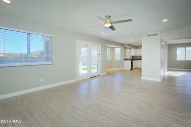 13613N19th007
