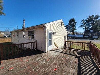 10 Rollins St, Springfield, MA 01109 - photo 4