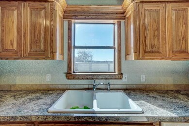 1106 E Floyd Ave, Apache, OK 73006 - photo 4