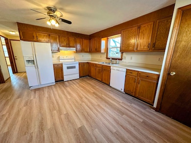 33 Elwood Ave unit B, Manchester, NH 03103 - photo 3