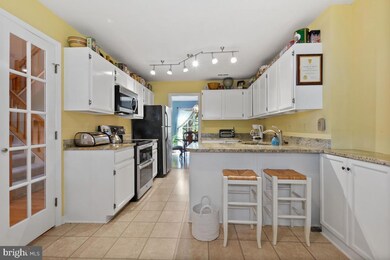 1575 Hugo Cir, Silver Spring, MD 20906 - photo 6