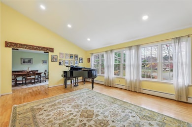 23 Hallmark Dr, New City, NY 10956 - photo 5