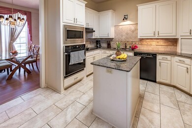 2805 Walnut Ln, Hurst, TX 76054 - photo 3