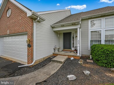 4047 Laurel Ln, Mount Joy, PA 17552 - photo 3