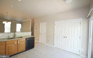 25321 Crossfield Dr, Chantilly, VA 20152 - photo 6