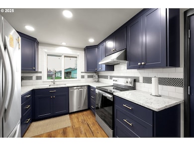 645 Riley Way, Harrisburg, OR 97446 - photo 4