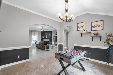 Spacious Room: Unlimited in defining the Space, Di