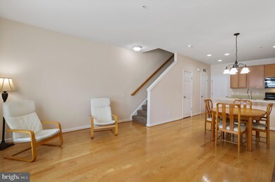 42827 Burrell Square, Ashburn, VA 20147 - photo 4