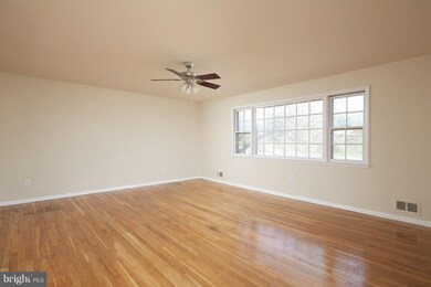 12901 Layhill Rd, Silver Spring, MD 20906 - photo 2
